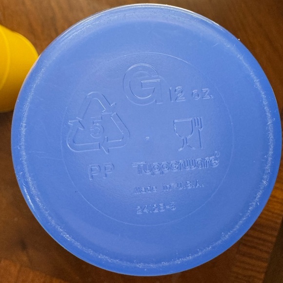 5 piece vintage Tupperware drinking cups - Picture 2 of 3